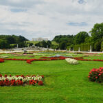 Schönbrunner Schlosspark mit Blick auf die Gloriette