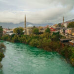 Blick über den Fluss Neretva