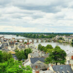 Blick über die Stadt und die Loire